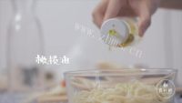 色香味俱全的鸡丝凉面做法图解6)