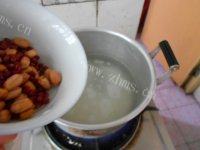 红豆花生粥做法图解3)