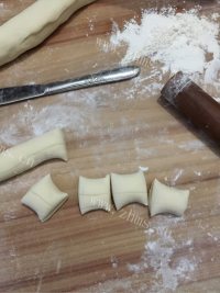 美味的白菜饺子做法图解5)