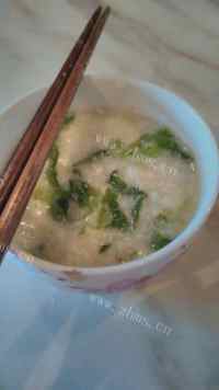 美味的生菜肉丝鸡蛋粥做法图解3)