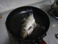 营养美食之奶白鲫鱼汤做法图解3)