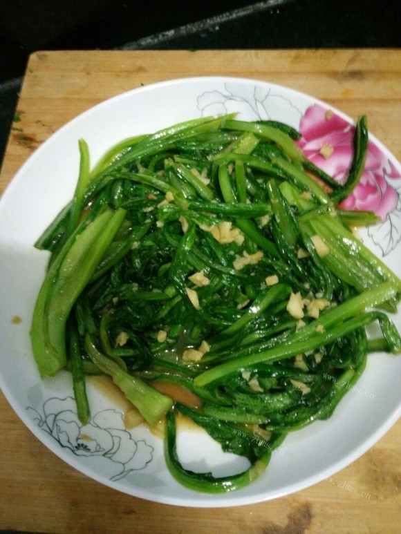 美味的蒜蓉油麦菜