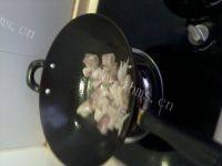 易做的韭菜炒鱿鱼做法图解3)
