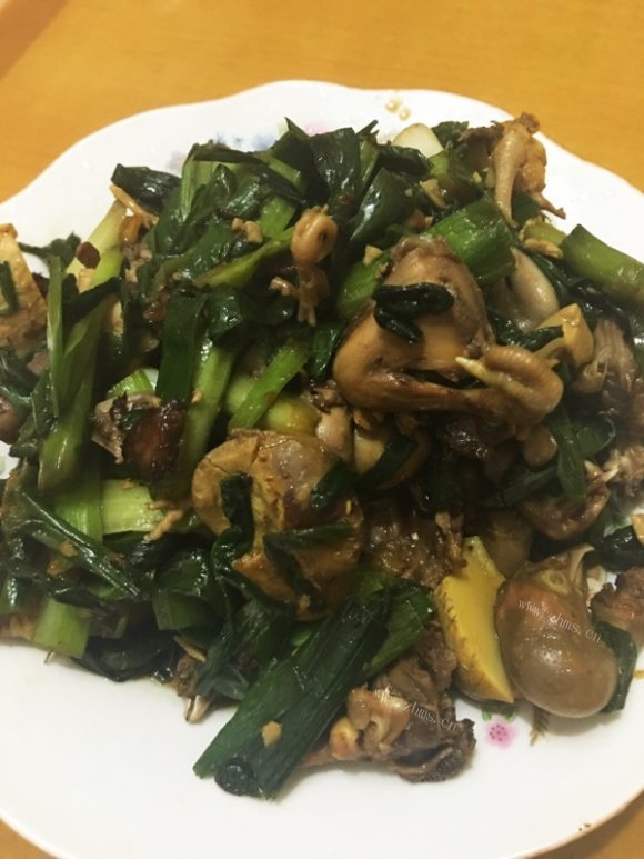 大蒜炒全鸡