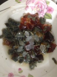 自制皮蛋黑米粥做法图解4)