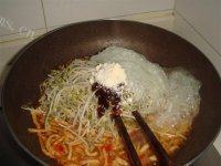 家常菜肉丝炒豆芽做法图解10)