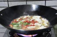 家常猪肉炒豆腐做法图解6)