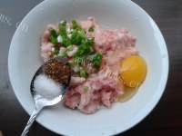 冬瓜肉丸汤做法图解2)