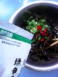 #DIY美食#凉拌海带丝做法图解7)