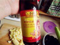 口感丰厚的西兰花炒木耳做法图解7)