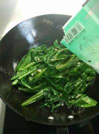 家常菜素炒油麦菜做法图解5)