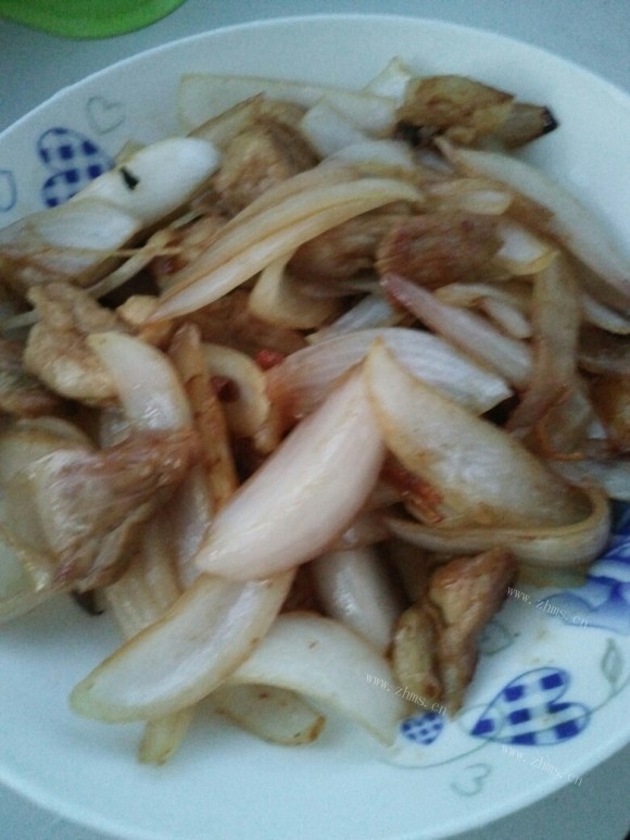 芳香四溢的洋葱炒肉片