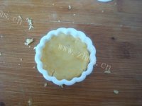 美味的黄油蛋黄酥做法图解15)