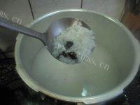 「DIY美食」皮蛋瘦肉粥做法图解11)