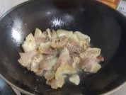 好吃的蒜苔炒腊肉做法图解4)