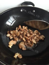 家常菜青椒炒肉片做法图解4)