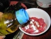 牛肉炒韭苔做法图解4)