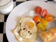 美味的原味煎蛋