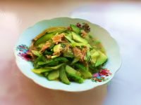家常菜黄瓜炒肉片