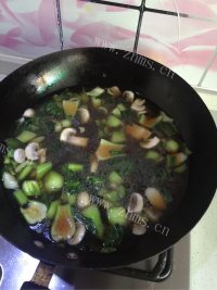 喷香的牛肉米线做法图解5)