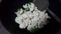 家常菜酱香菜花做法图解2)