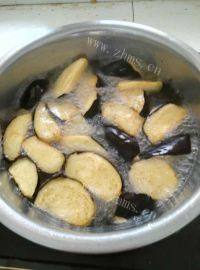 家常菜西红柿烧茄子做法图解3)