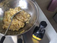 喷香的蛋炒饭做法图解4)