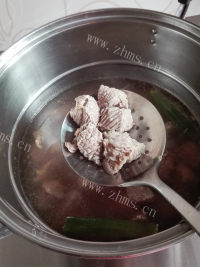 浓香南瓜牛肉汤做法图解4)