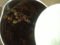 补血养颜黑木耳汤做法图解2)