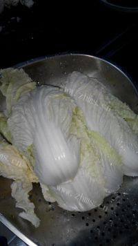 家常炒白菜做法图解1)