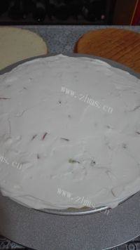 珍馐美味的水果奶油蛋糕做法图解3)