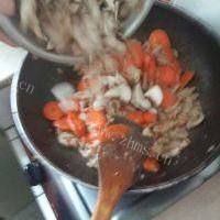 胡萝卜香菇炒肉丝的做法图解六