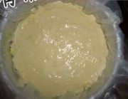自制双层轻乳酪蛋糕做法图解7)