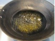 美味的香辣炸鸡腿做法图解4)