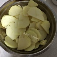 美味的香辣干锅土豆片做法图解2)