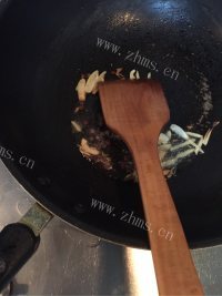 美味的青椒鱿鱼圈做法图解10)