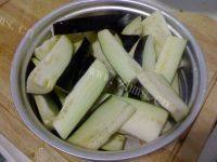 家常菜肉末烧茄子做法图解2)