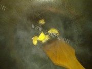 美味的铁锅烩菜做法图解2)
