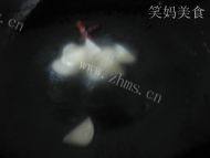 家常菜白菜炒平菇做法图解4)