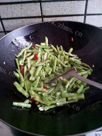 家常菜炒四季豆做法图解3)