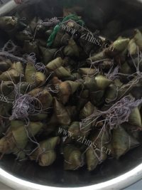 自制红豆蜜枣粽做法图解10)