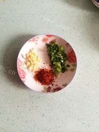 营养丰富的油泼面做法图解5)