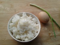 懒人的黄金蛋炒饭做法图解1)