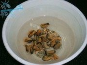 美味的淡菜萝卜豆腐汤做法图解1)