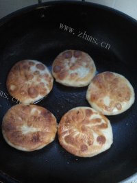 自制白菜猪肉馅饼做法图解13)