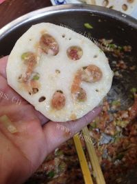 美味的酥炸藕盒做法图解7)