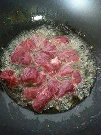 妈妈做的牛肉抓饭做法图解7)