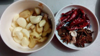 家常菜土豆烧肥肠做法图解6)