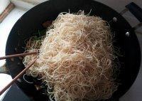 十分诱人的豆角卤面做法图解8)