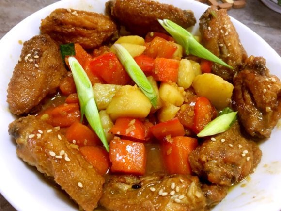 喷香的土豆焖鸡翅